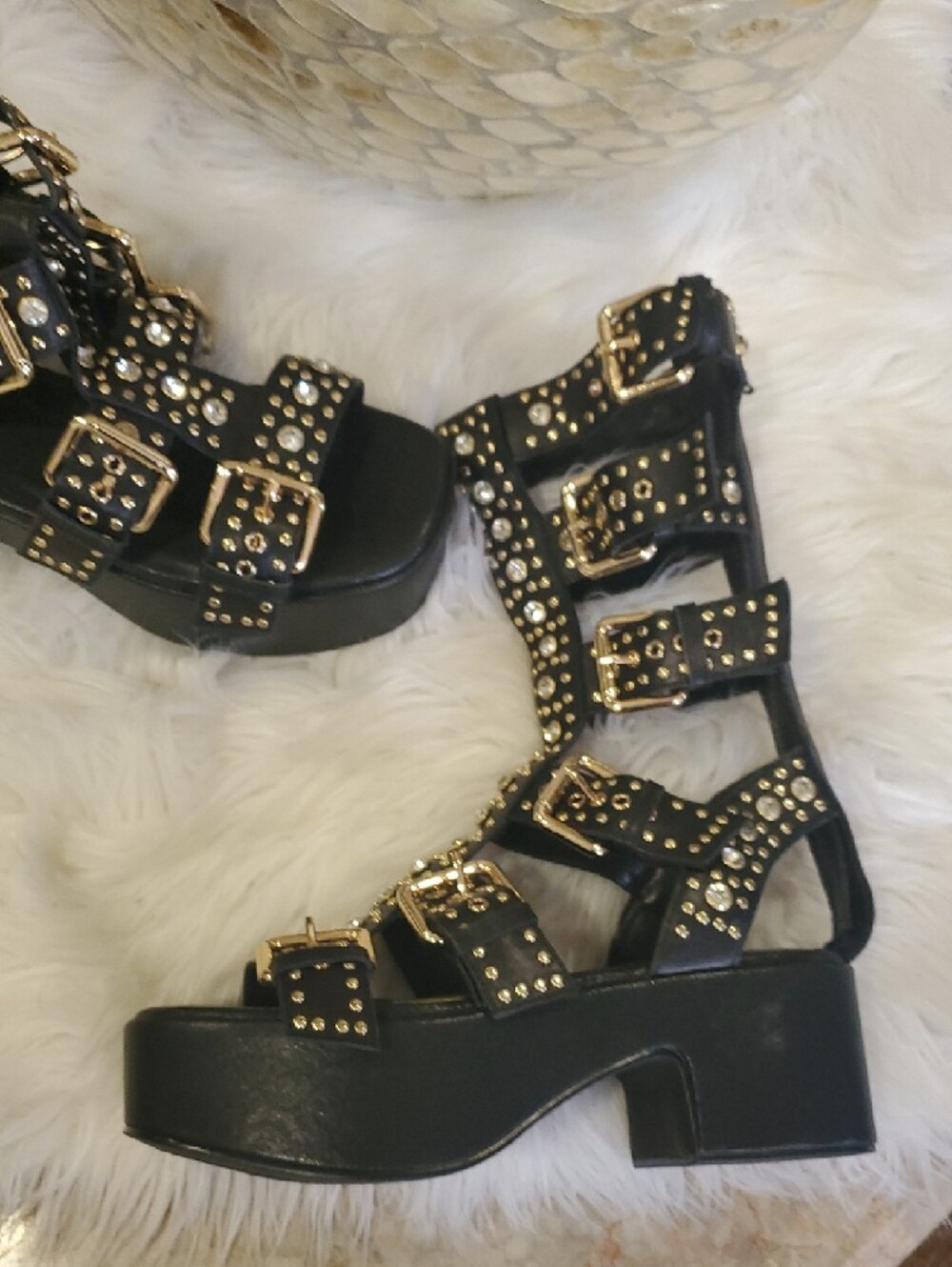 Jeffrey Campbell Nwot Black Platform Gladiator Sandals with Gold Buckles - Picture 13 of 17